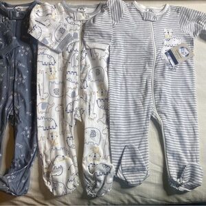 Gerber Baby Footies Set - Organic Cotton- White, Gray striped and prints. NWT